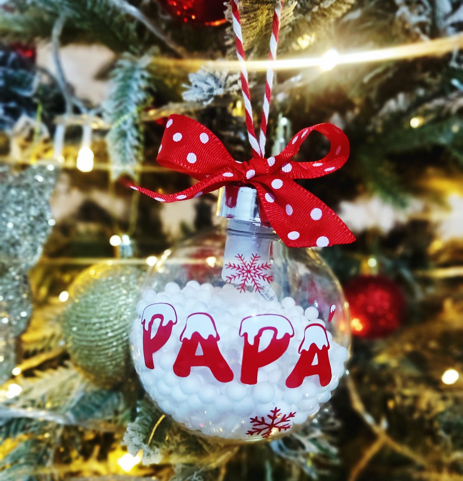 Bola de Navidad Personalizada con Luz LED - Imagen 8