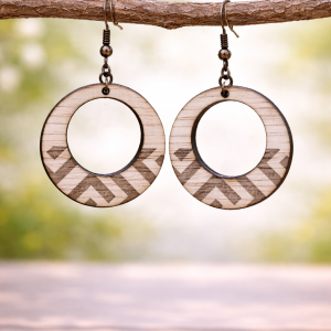 Pendientes de madera grabados con láser