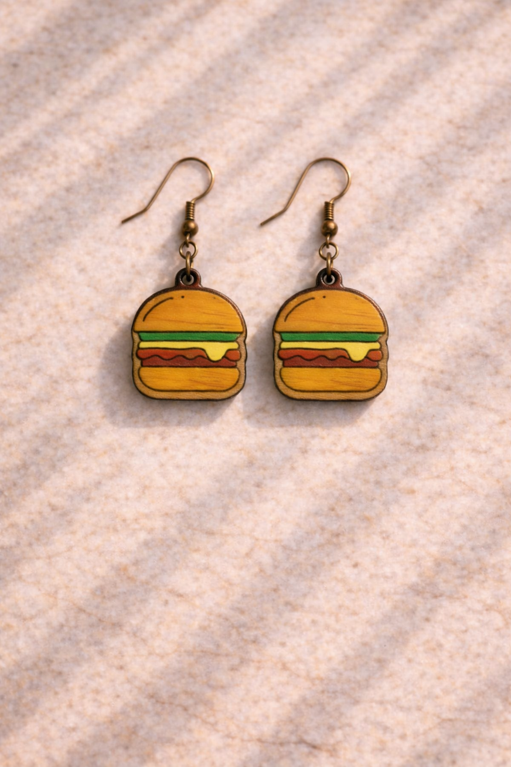 Pendientes de Madera Pintados a mano y bañados en resina - Imagen 28