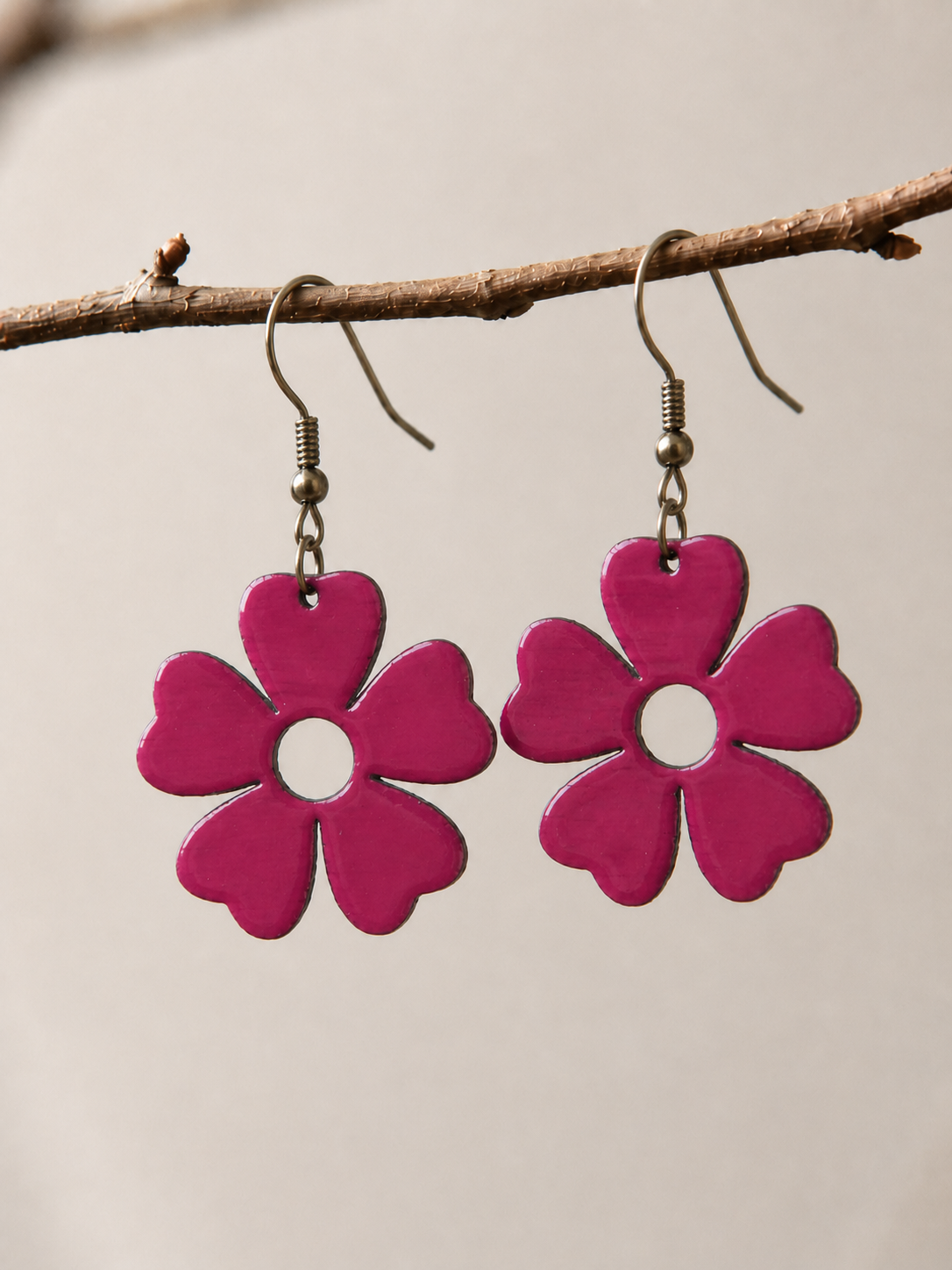 Pendientes de Madera Pintados a mano y bañados en resina - Imagen 15