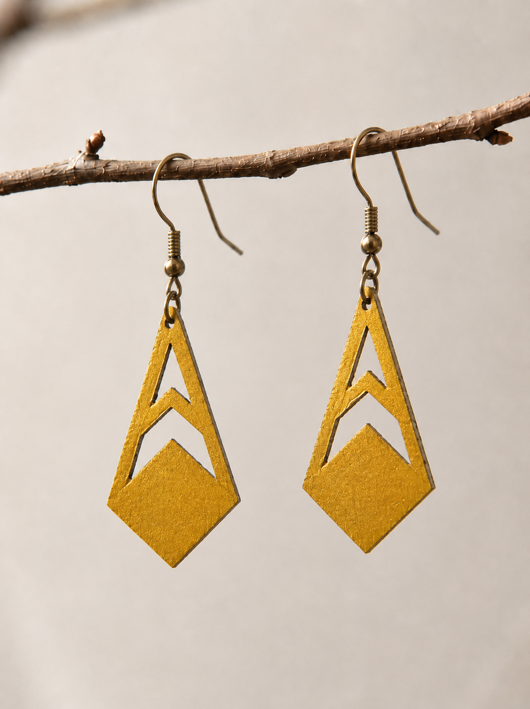 Pendientes de Madera Pintados a mano y bañados en resina - Imagen 12